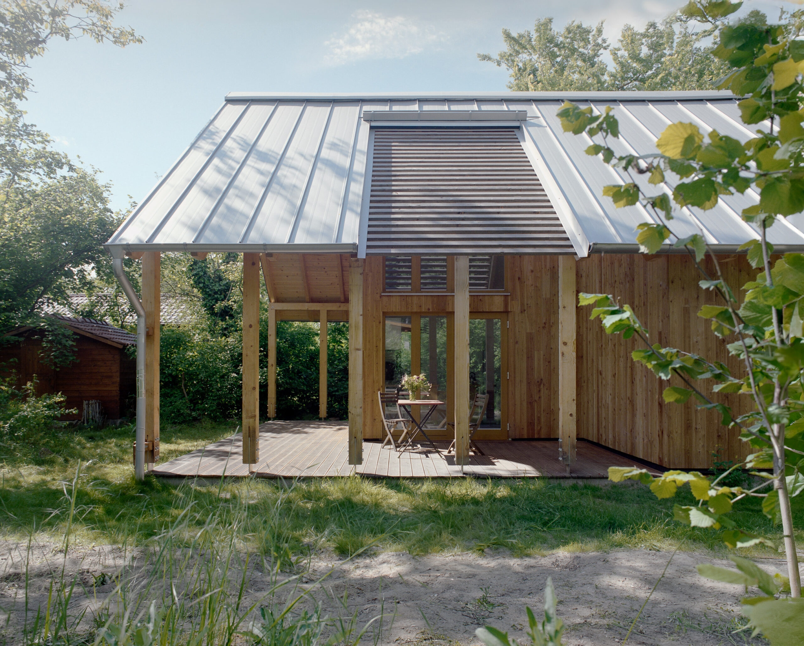 Equinox_Szigetmonostor_hétvégi ház_fedett-nyitott terasz