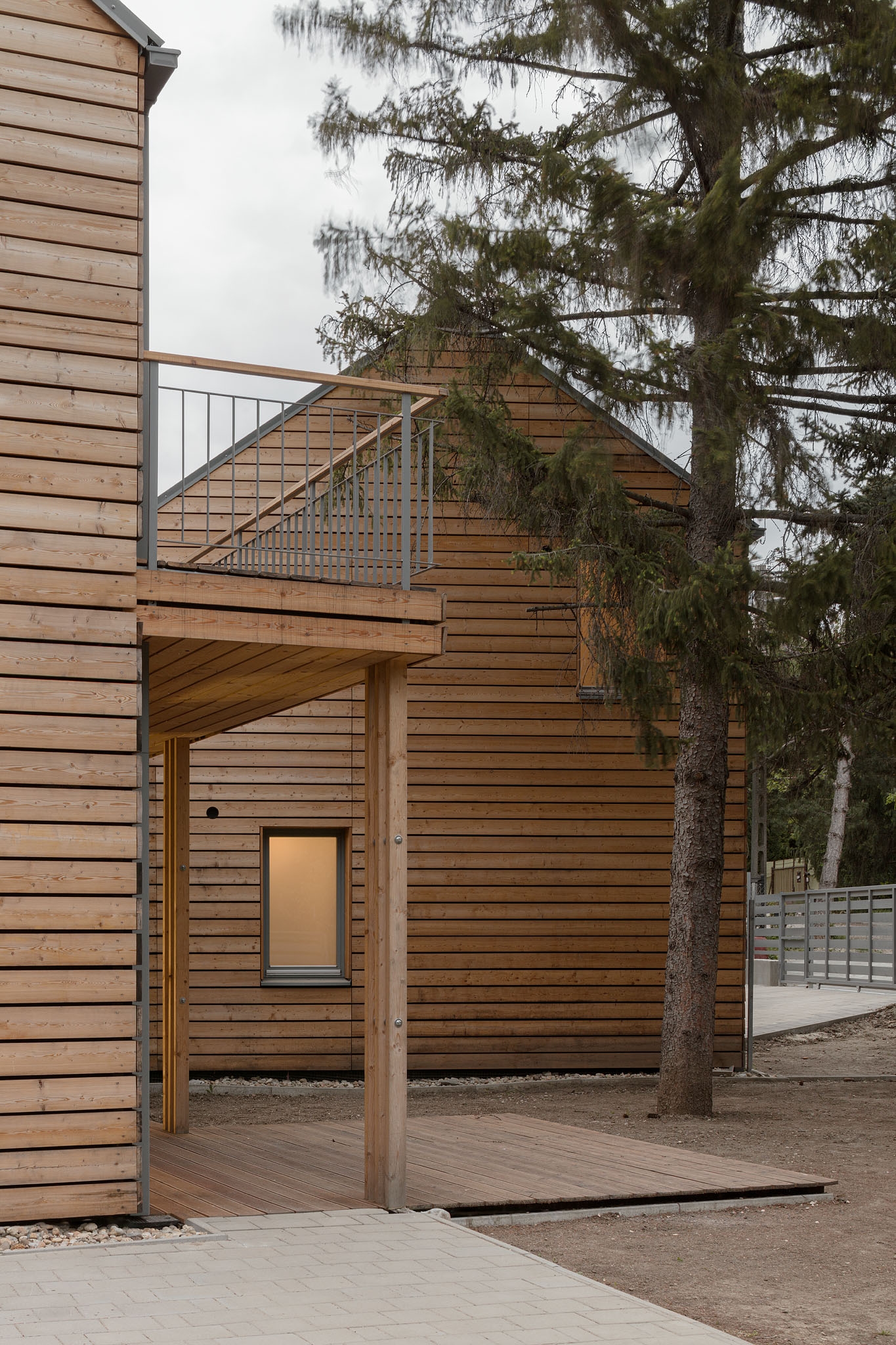 equinox julia csalási haz